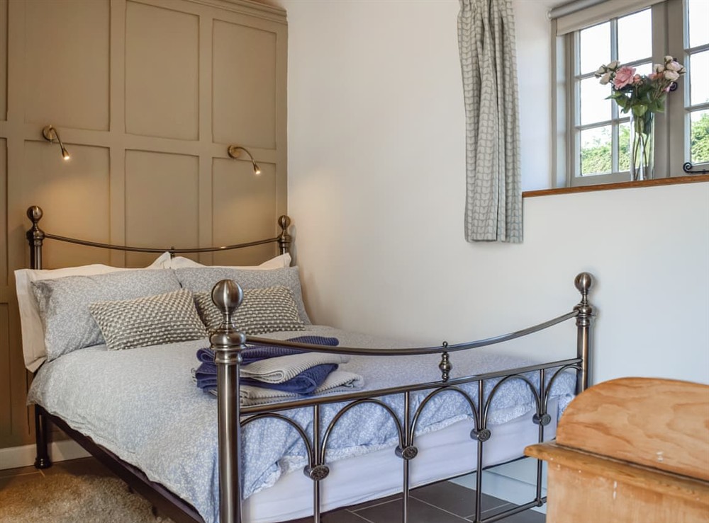Double bedroom at Maisies Stable in Stretton-on-Dunsmore, near Warwick, Warwickshire