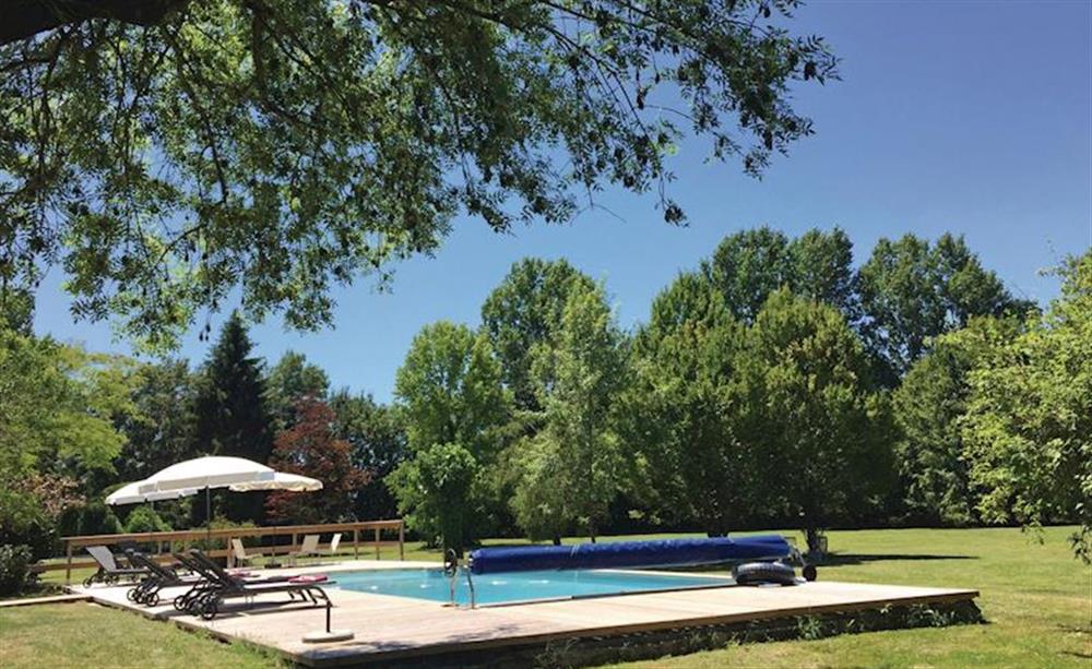 Swimming pool (photo 2) at Maison Moulin in Serres-et-Montguyard, Dordogne, France