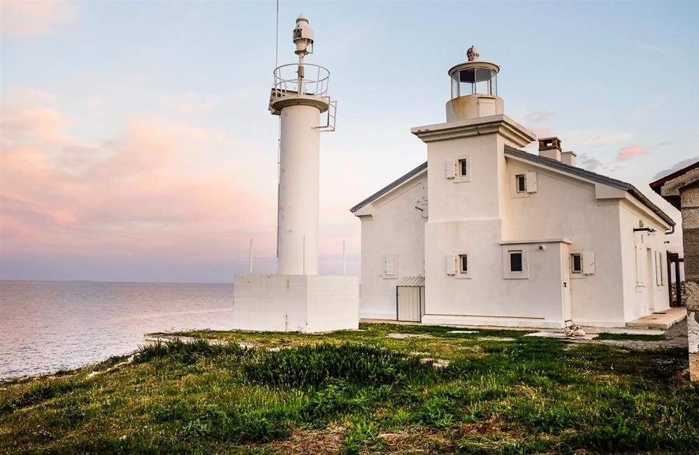 Malena Lighthouse (photo 32) at Malena Lighthouse in Pula, Croatia