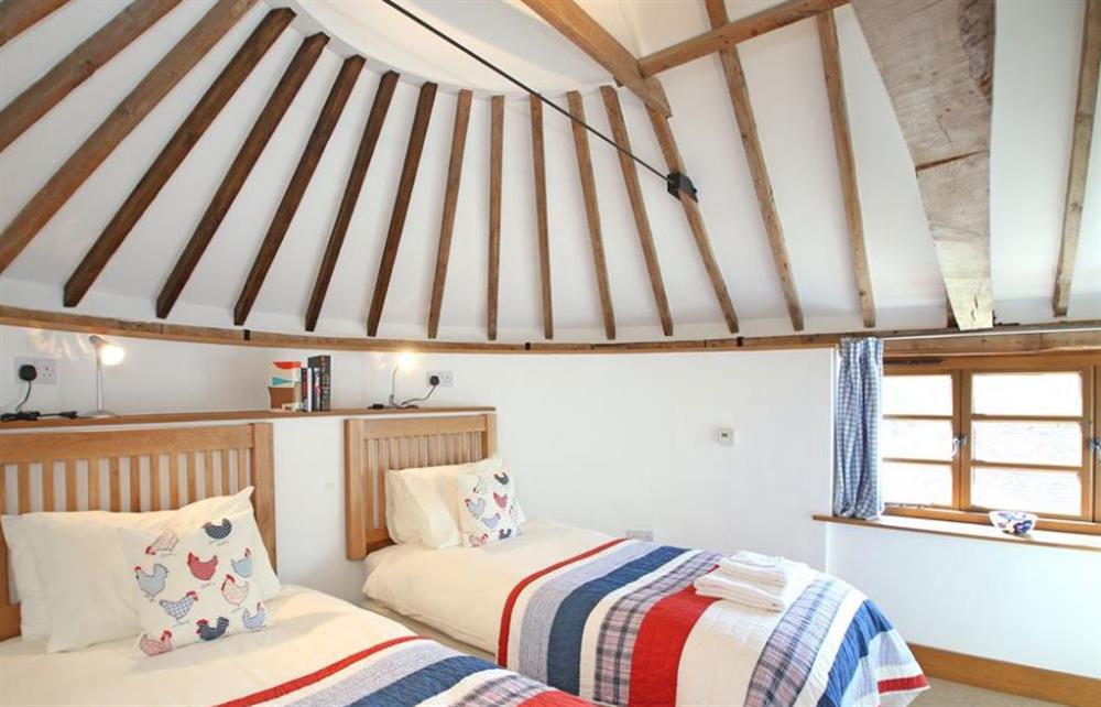 Twin bedroom at Mallingdown Farm, Piltdown, Sussex