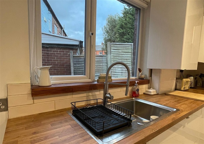 The kitchen (photo 4) at Mallison Cottage, Ashton-Under-Lyne