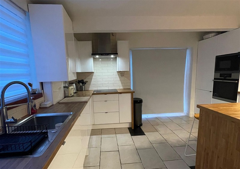 The kitchen (photo 5) at Mallison Cottage, Ashton-Under-Lyne