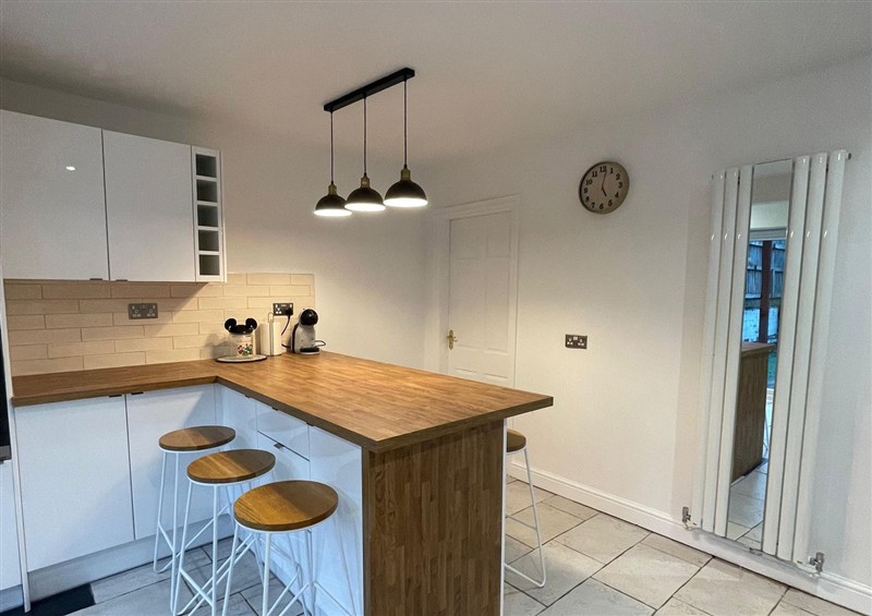 The kitchen (photo 8) at Mallison Cottage, Ashton-Under-Lyne