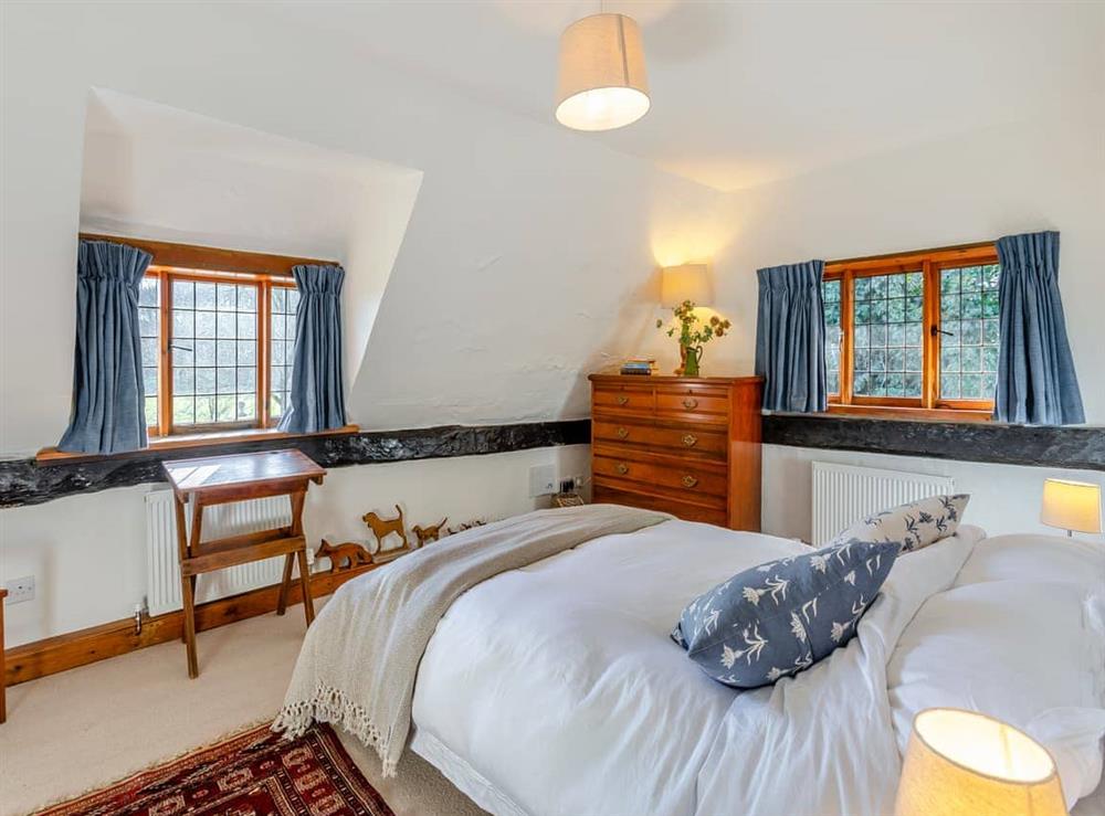 Double bedroom (photo 3) at Malting Cottage in Much Hadham, Hertfordshire