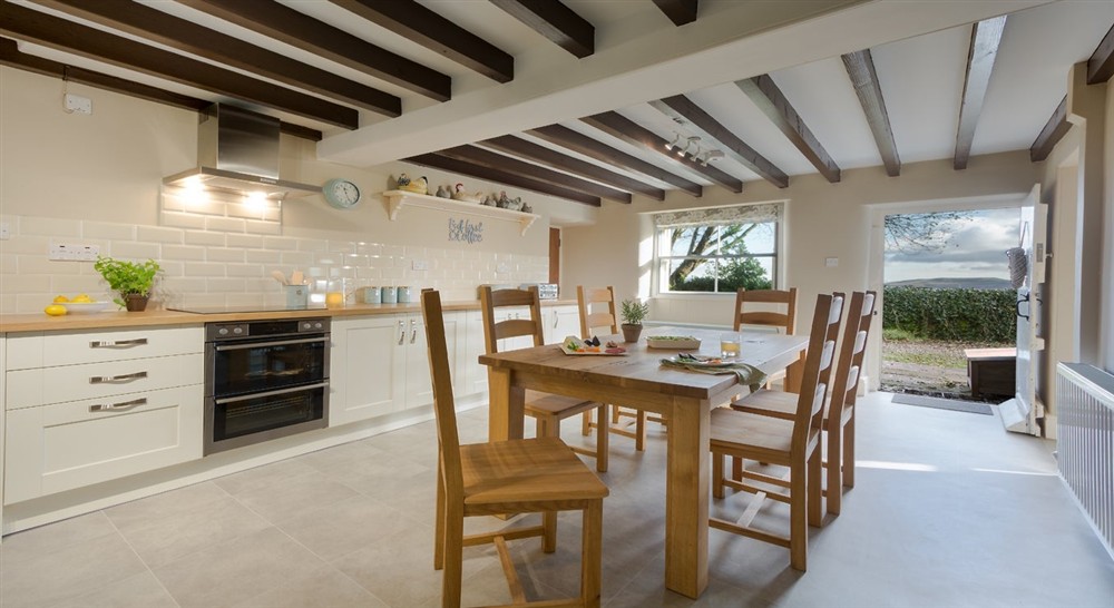 The kitchen and dining area (photo 2) at Mam Farm in Hope Valley, Derbyshire