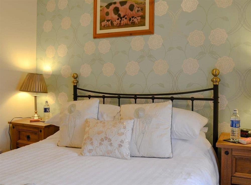 Comfy double bedroom at Manod in Blaenau Ffestiniog, Gwynedd