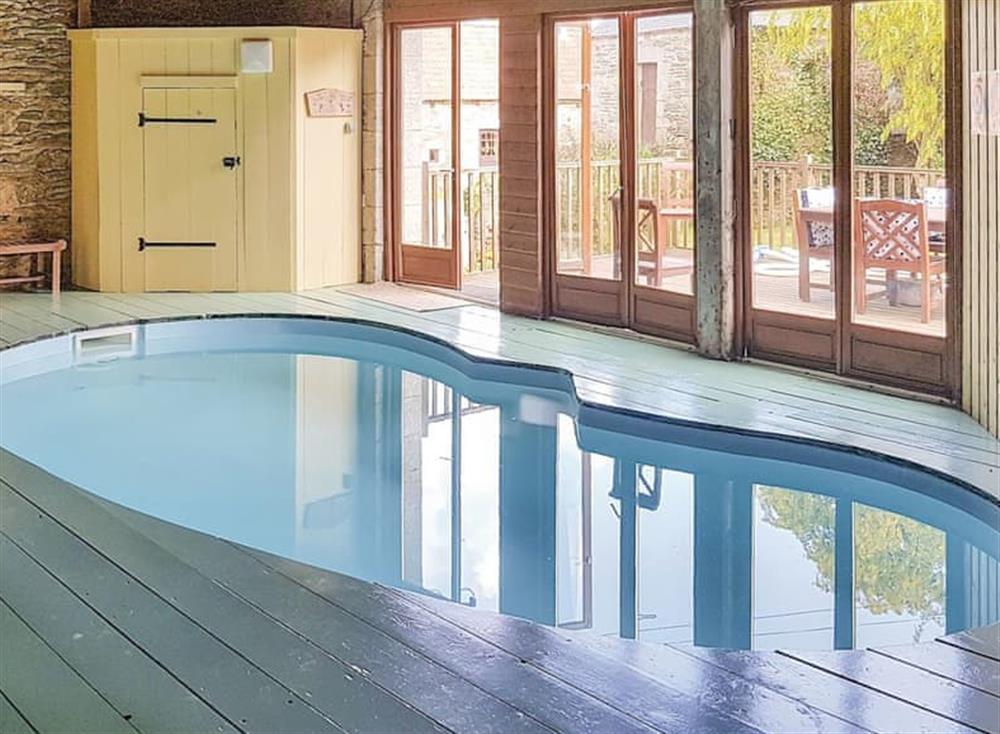 Swimming pool at Apple Blossom Cottage,