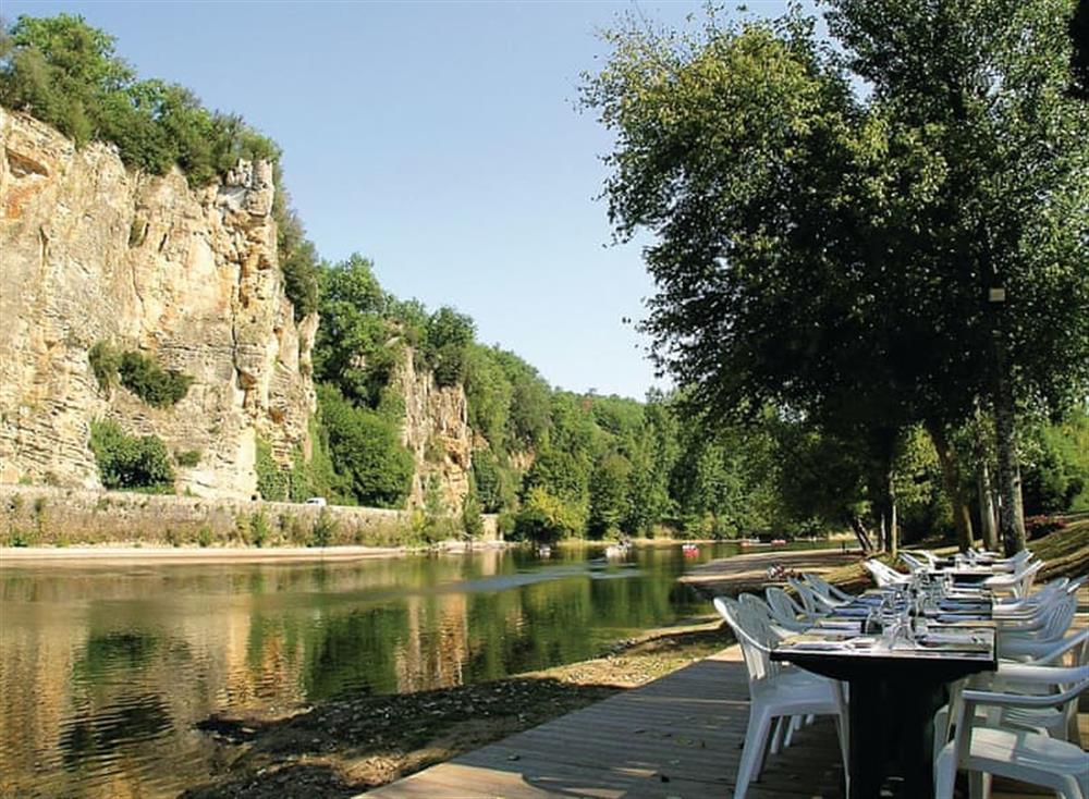 Surrounding area (photo 3) at Manoir de Mombette in C&eacute;nac, Dordogne, France