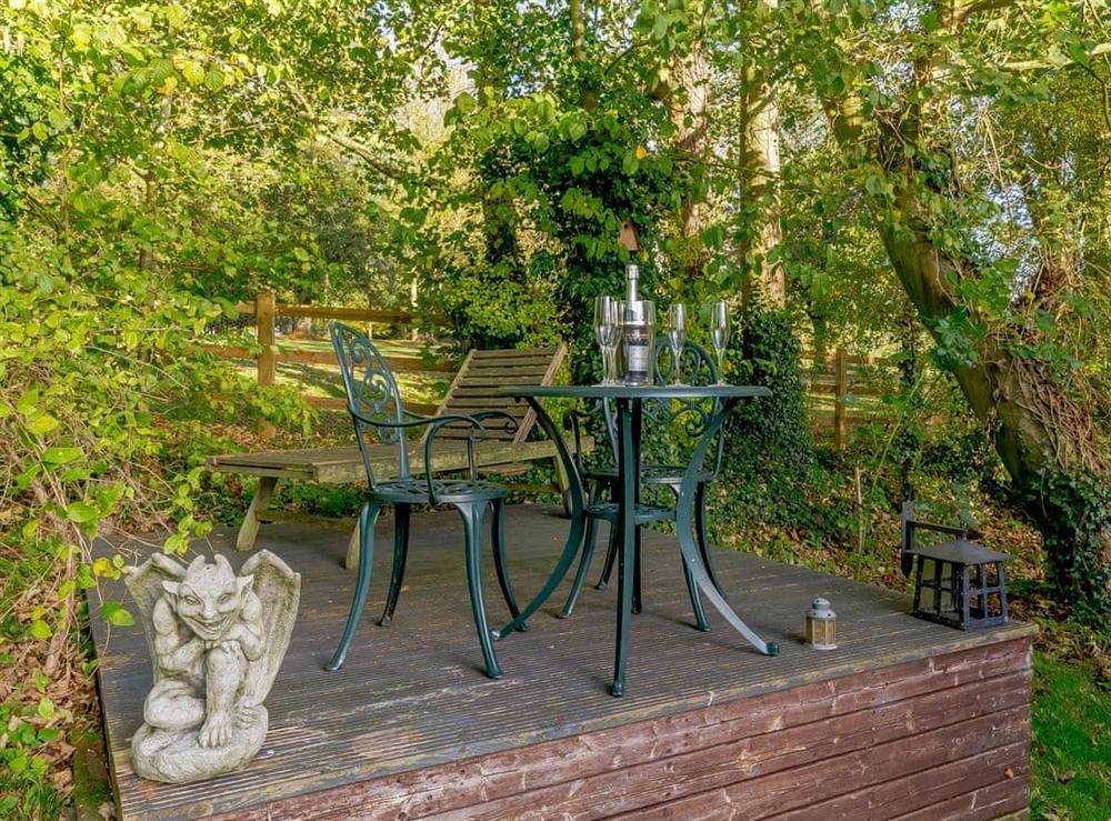 Sitting-out-area at Manor Cottage Bungalow in Wetheringsett, Suffolk