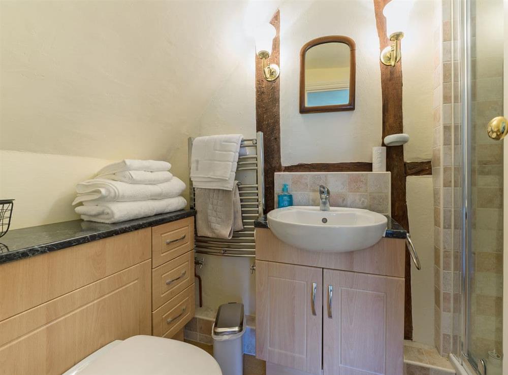 En-suite with shower cubicle at Manor Cottage in Eckington, near Pershore, Worcestershire
