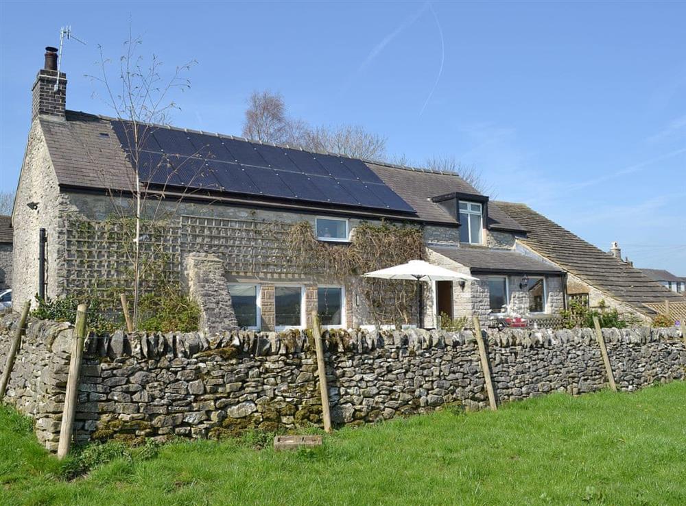 Lovely detached luxury holiday cottage at Manor Cottage in Wardlow, near Buxton, Derbyshire, England