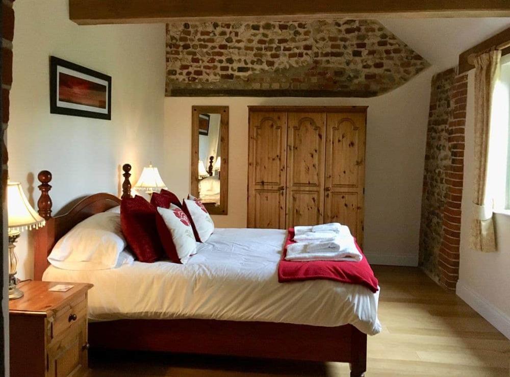 Welcoming double bedroom at Owls Roost, 