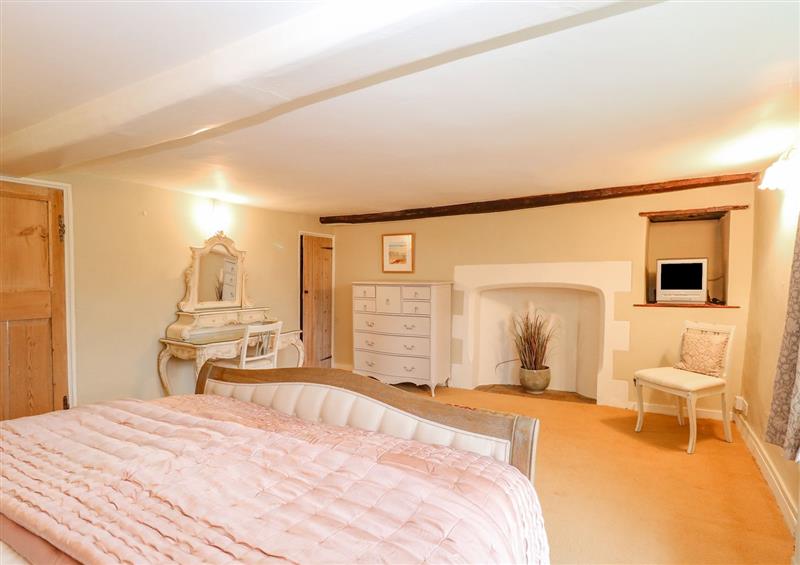 A bedroom in Manor Farm House at Manor Farm House, Bacton