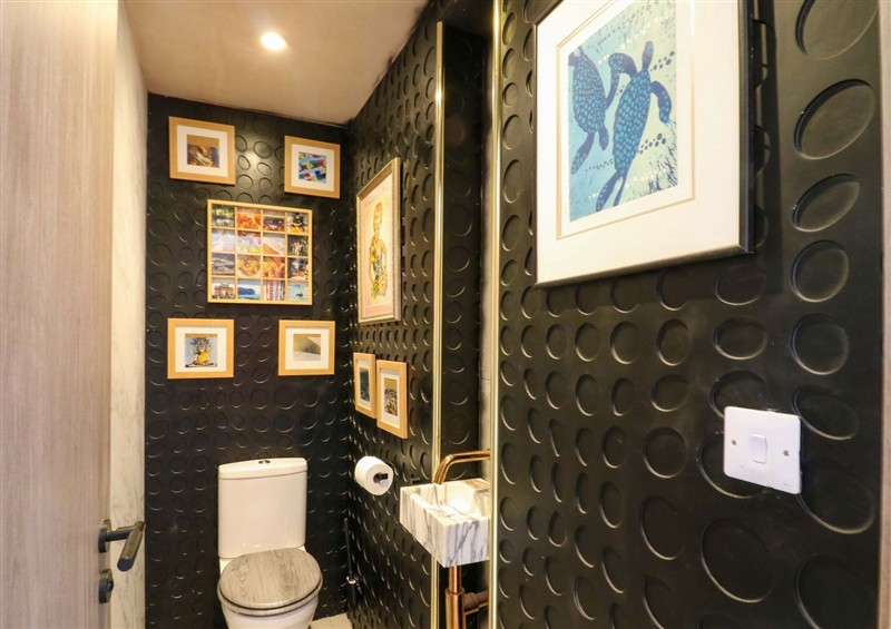 Bathroom (photo 2) at Manor Farm House, Merton near Bicester