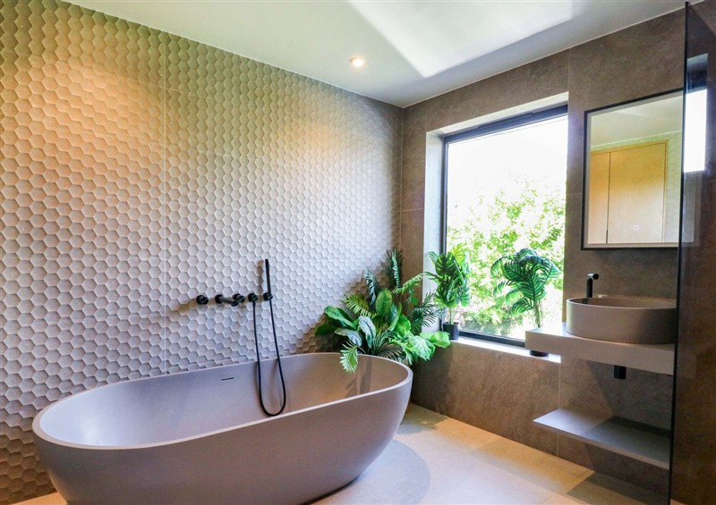 The bathroom at Manor Farm House, Merton near Bicester