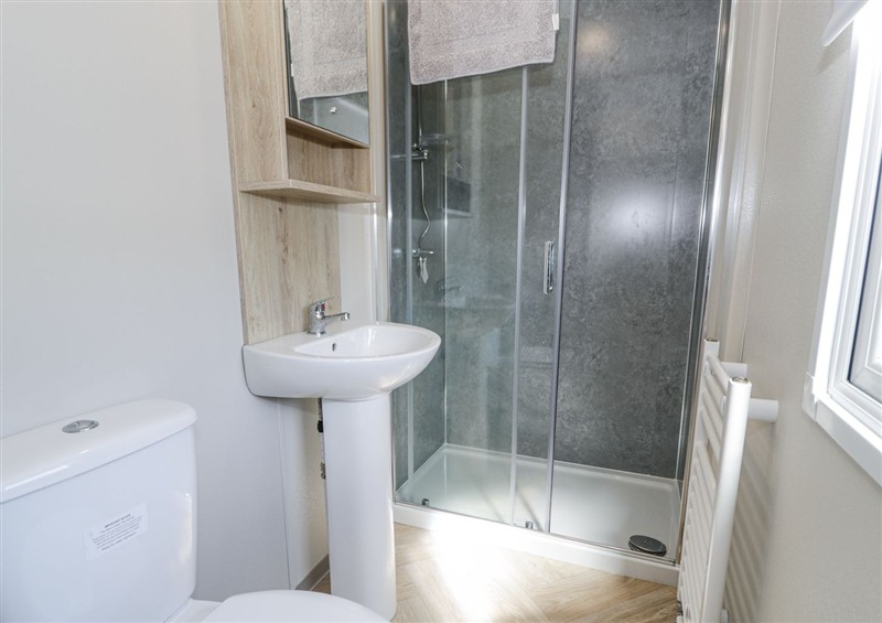 The bathroom at Manor House Gold 2 Bedroom (03F), Maryport near Aspatria