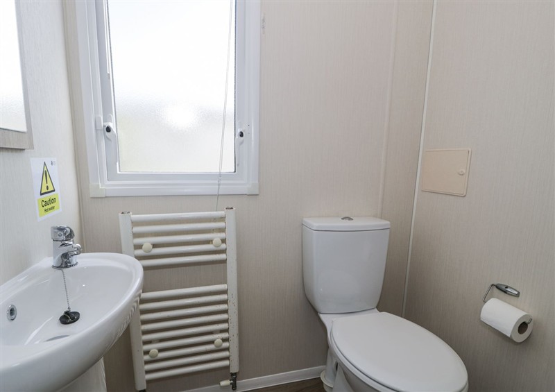 The bathroom at Manor House Gold 2 Bedroom (20C), Maryport near Aspatria