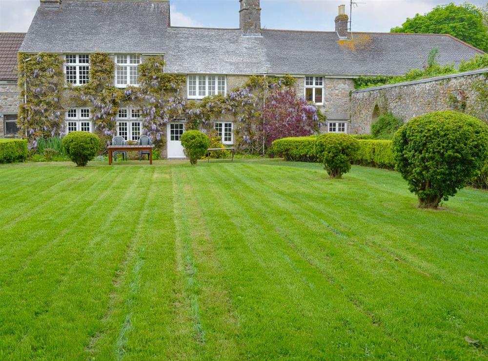 Fantastic property with large lawned garden at Manor House in Hayle, Cornwall