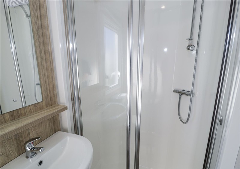 The bathroom at Manor House Platinum 3 Bedroom (16E), Maryport near Aspatria