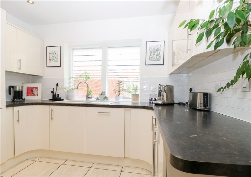 Kitchen (photo 2) at Manor Park View, Norwich