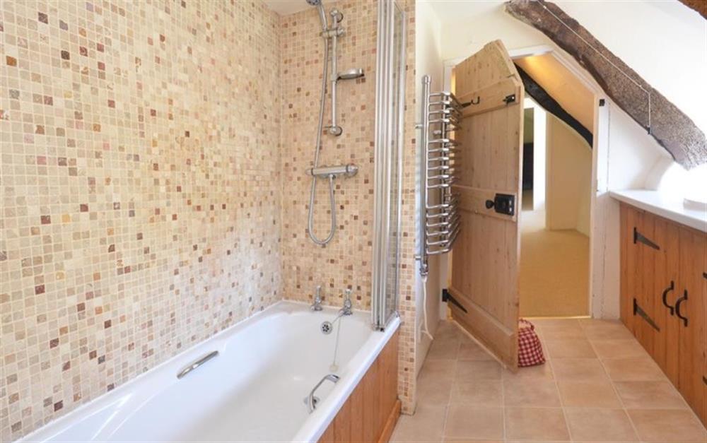 The family bathroom. at Maple Cottage in Slapton