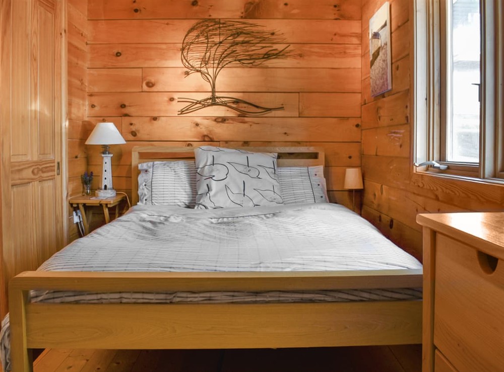 Double bedroom at Maple Leaf Cottage in Padstow, Cornwall