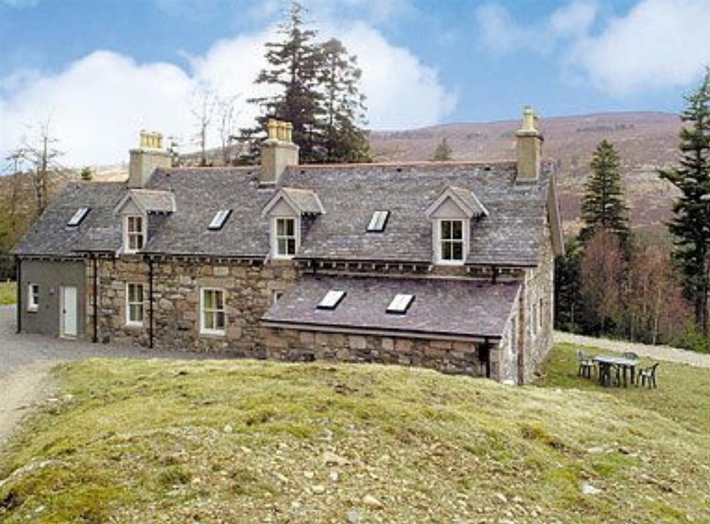 Mar House in Inverey, Braemar, Aberdeenshire sleeps 8