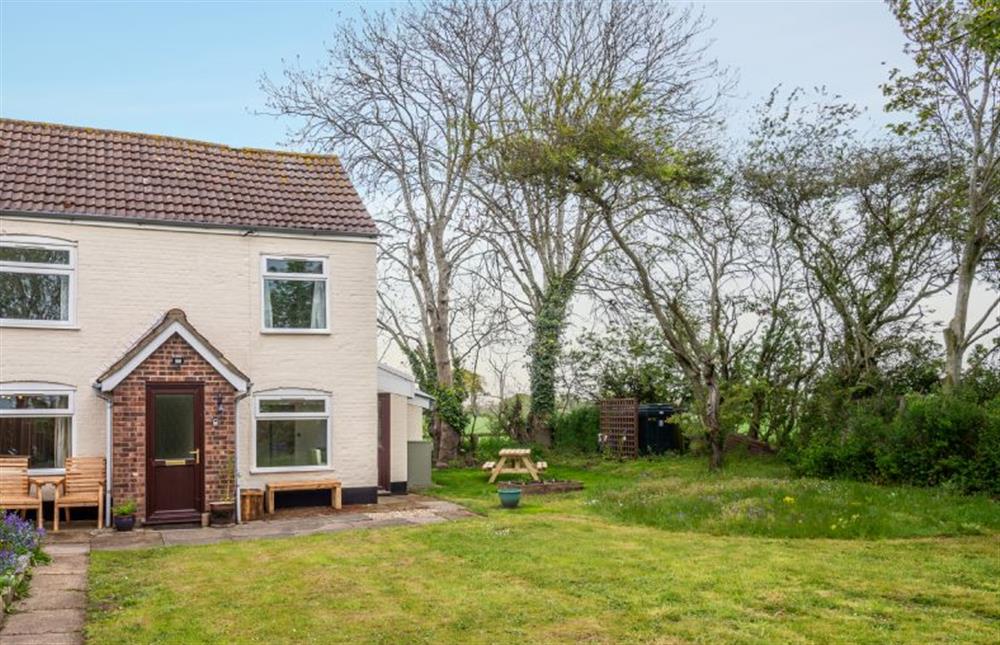 Margaretfts Cottage: A rural cottage, surrounded by countryside, dating back to the 1900s at Margarets Cottage, Potter Heigham near Great Yarmouth