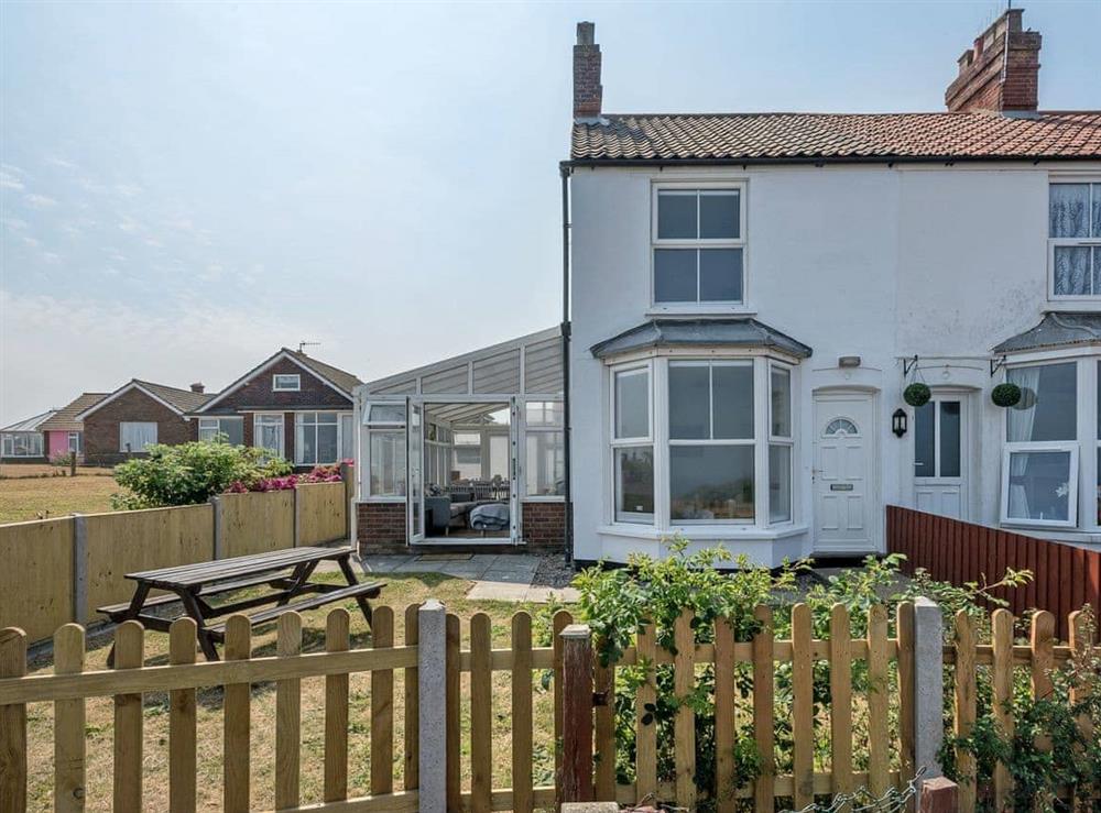 Attractive end terraced holiday cottage at Marian’s Seaside Cottage in Overstrand, Cromer, Norfolk