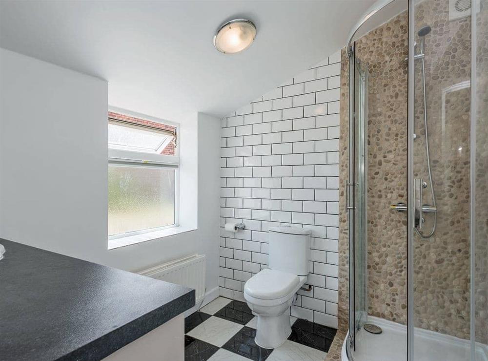 Convenient ground floor bathroom at Marian’s Seaside Cottage in Overstrand, Cromer, Norfolk