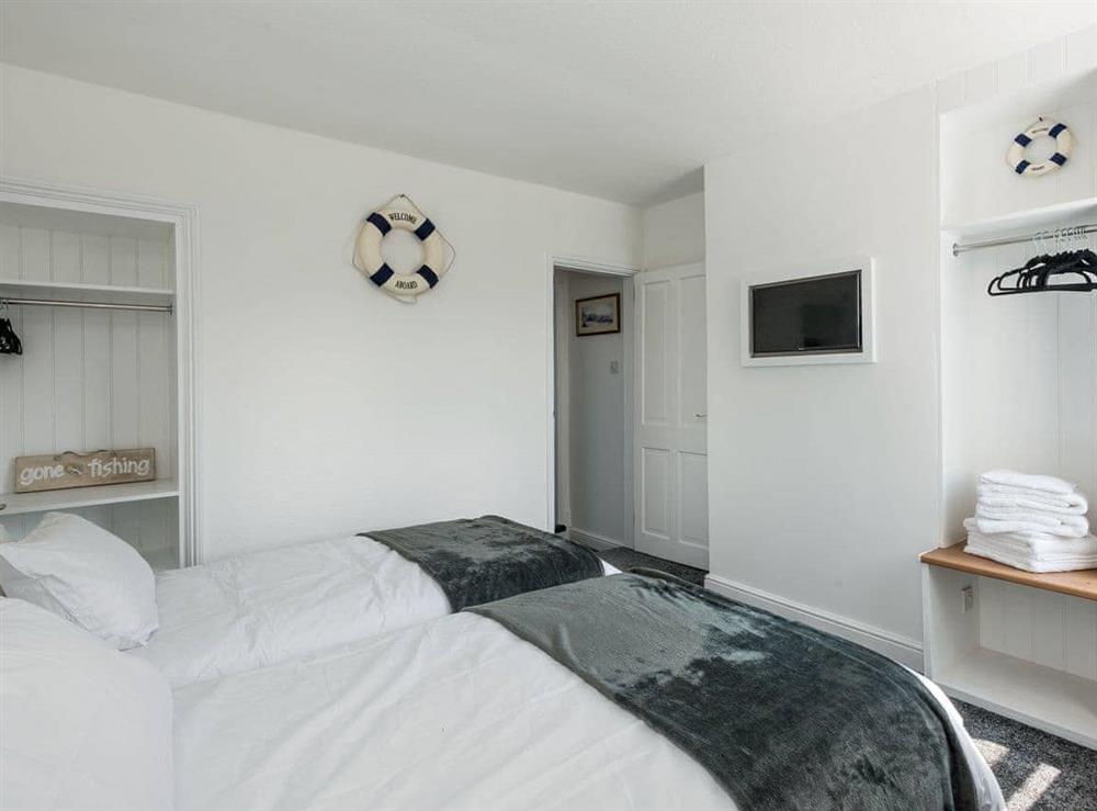 Spacious twin bedroom at Marian’s Seaside Cottage in Overstrand, Cromer, Norfolk