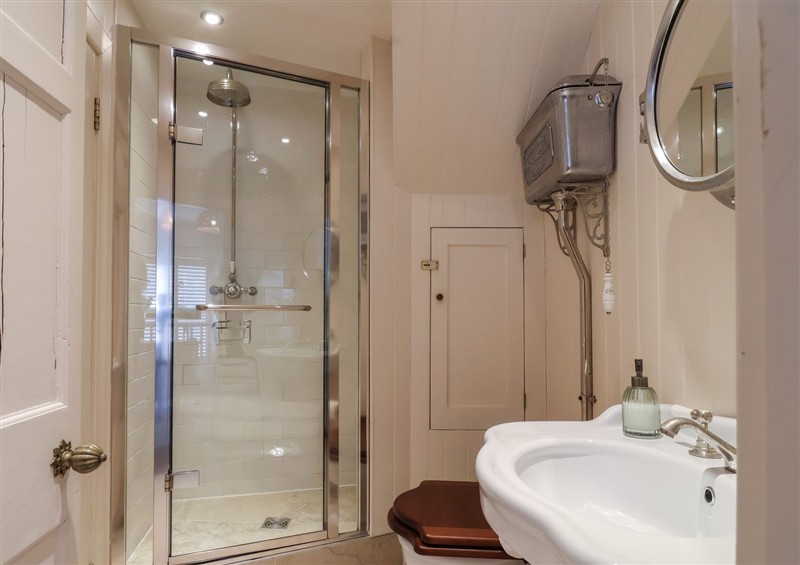 The bathroom at Marina, Cawsand