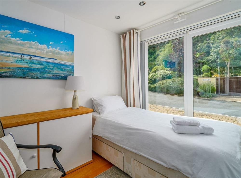 Ground floor single bedroom at Marina View in Mount Batten, near Plymouth, Devon