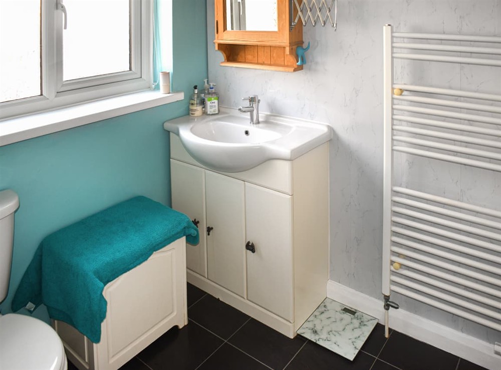 Bathroom at Mariners Cottage in Dawlish, Devon