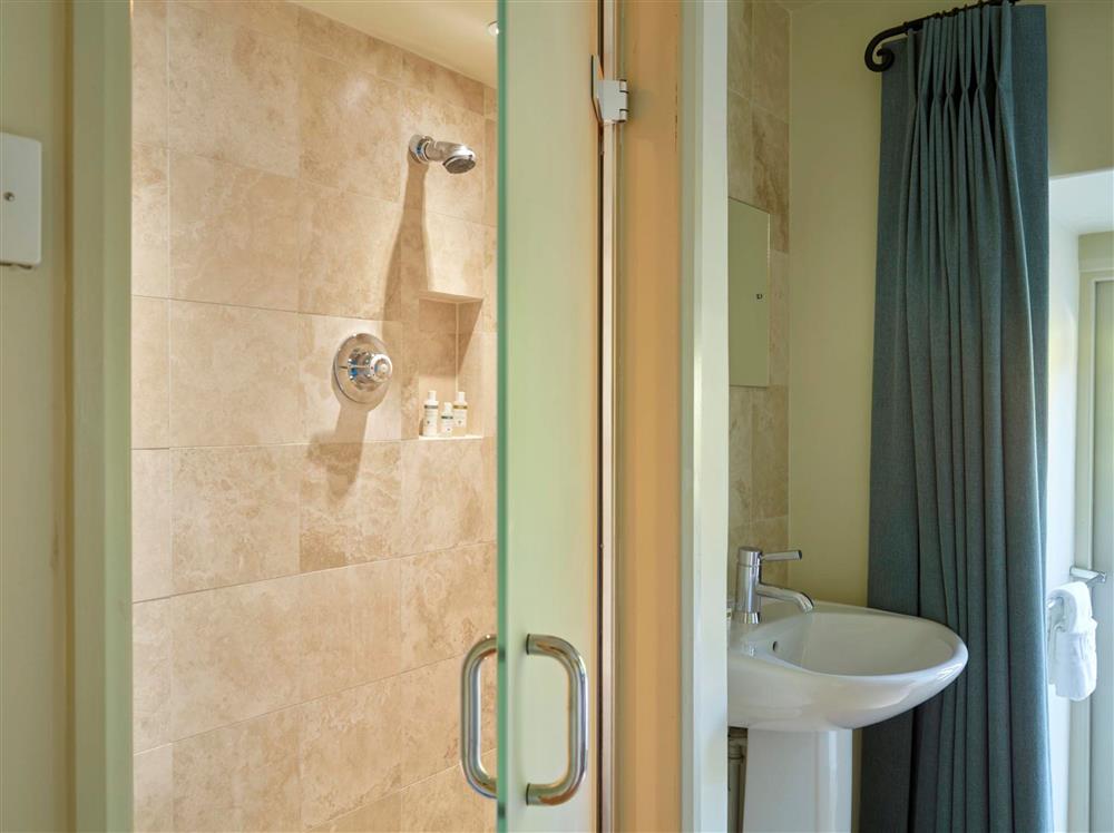 The en-suite shower room for bedroom two at Maristow Cottage, Dartmouth 