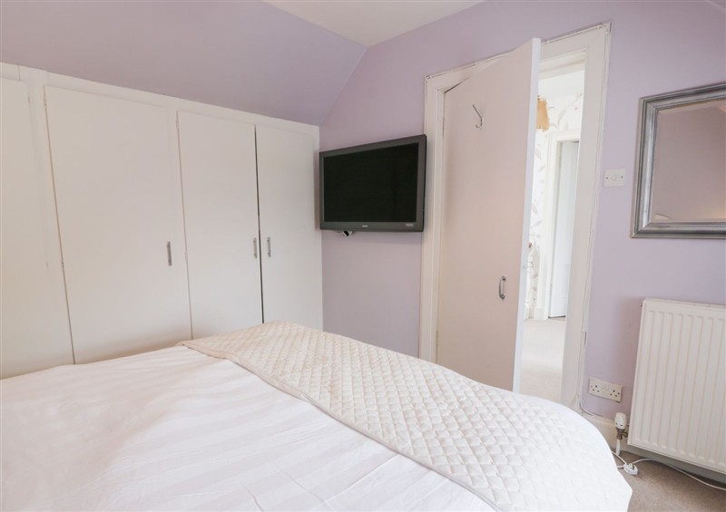 This is a bedroom (photo 2) at Marshill Farm House, Draffan near Kirkmuirhill