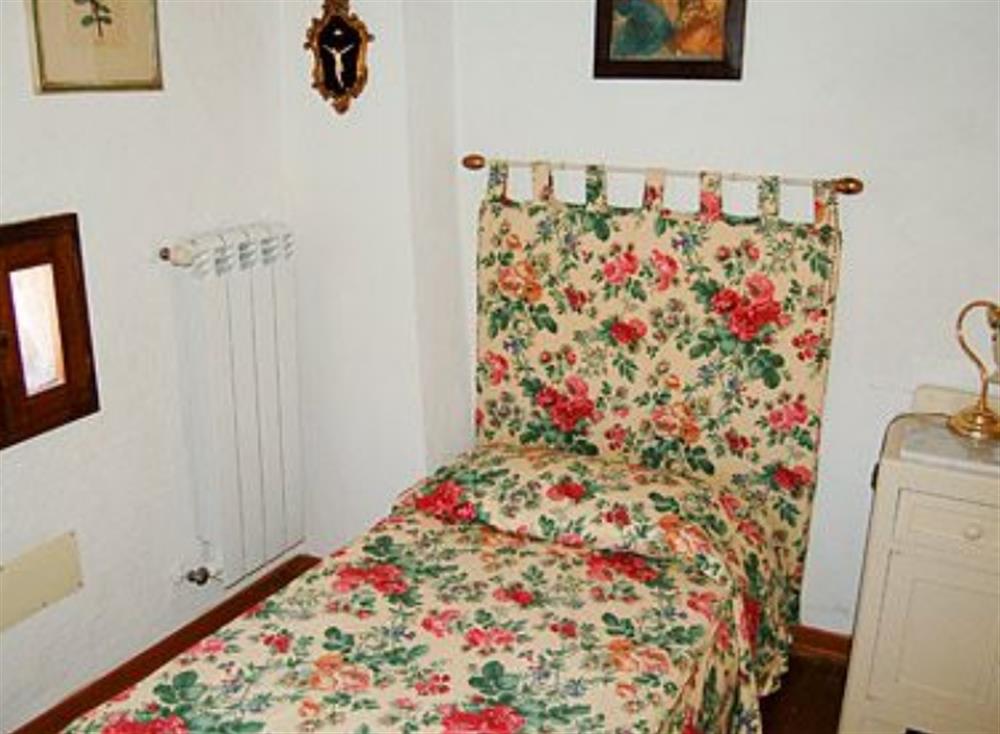 Bedroom (photo 4) at Martelli in Capannoli, Italy