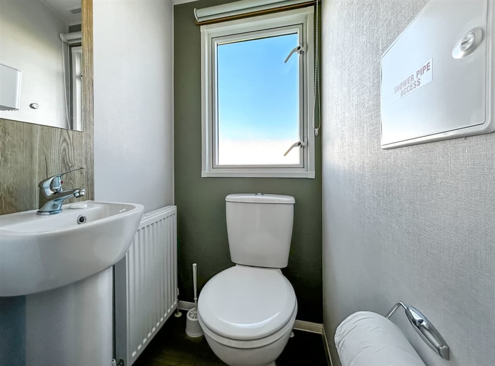 Shower room (photo 2) at Martins Holiday Haven in Camber, East Sussex