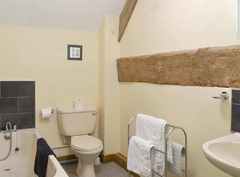 Family bathroom at Clydesdale Cottage, 