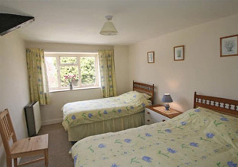 Maxmills Cottage twin bedded room at Maxmills Cottage in Winscombe, Avon