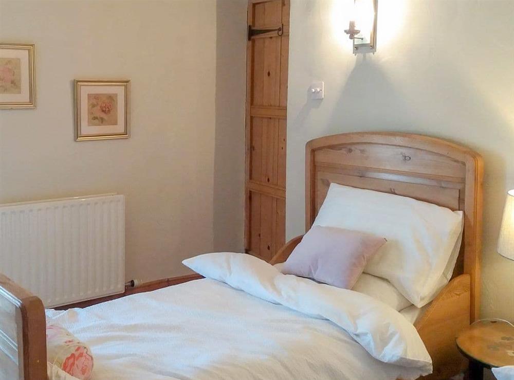 Twin bedroom (photo 2) at May Cottage in Bakewell, Derbyshire