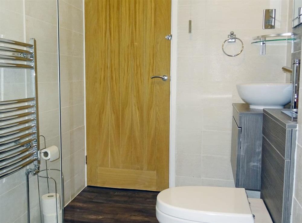Modern bathroom (photo 2) at Maybird Cottage in Hayle, Cornwall