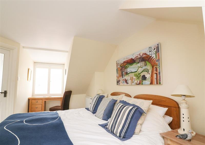 This is a bedroom at Mayflower, 9 Coronation Road, Salcombe