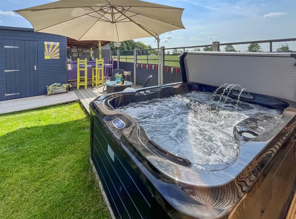 Hot tub (photo 2) at Mayglen in Crowle, South Humberside