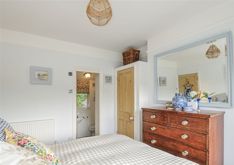 A bedroom in Mayhurst (photo 2) at Mayhurst, Looe