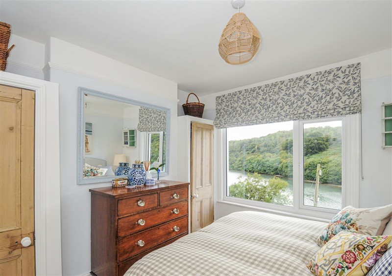 One of the 3 bedrooms at Mayhurst, Looe
