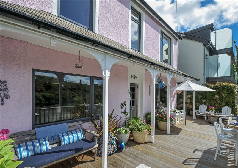 Outside at Mayhurst, Looe