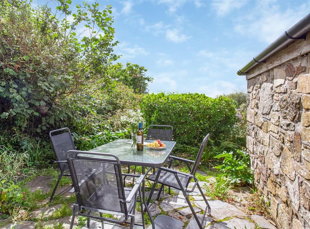 Sitting-out-area at Mayrose Cottage in Helstone, near Camelford, Cornwall