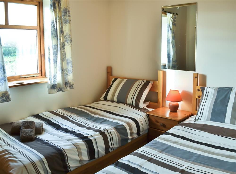 Twin bedroom at Meadow Cottage in Flamborough, North Humberside