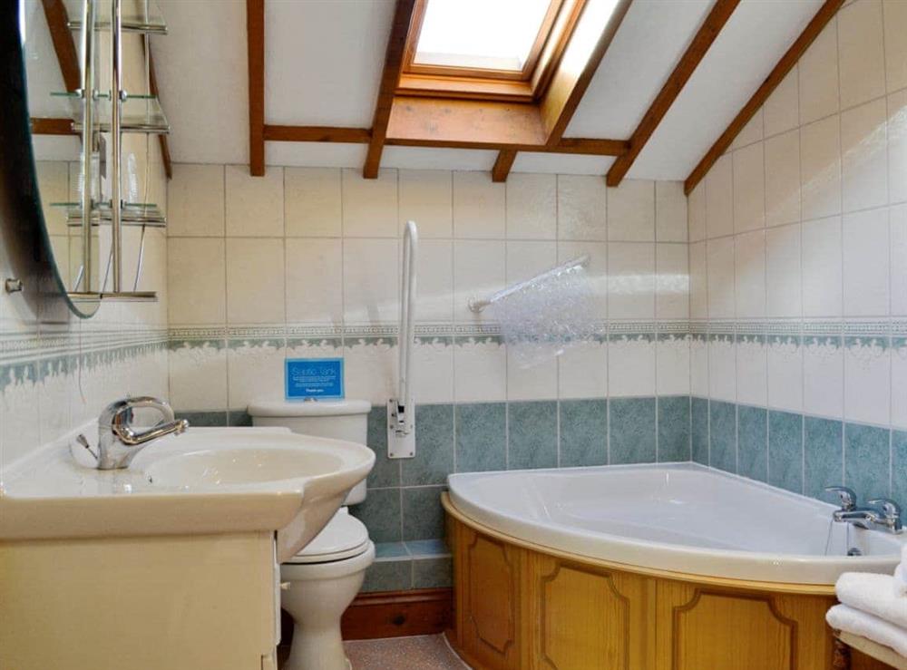 Fantastic en-suite bathroom at Meadow Croft in Llangeinor, Mid Glamorgan., Great Britain